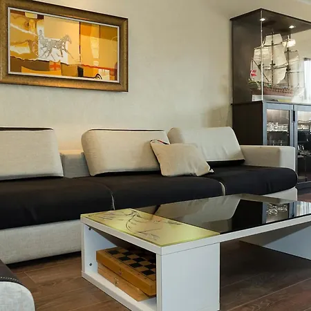 Apartamento Under The Stars - Lux Penthouse With Pool And Terrace By Flat Mаnager